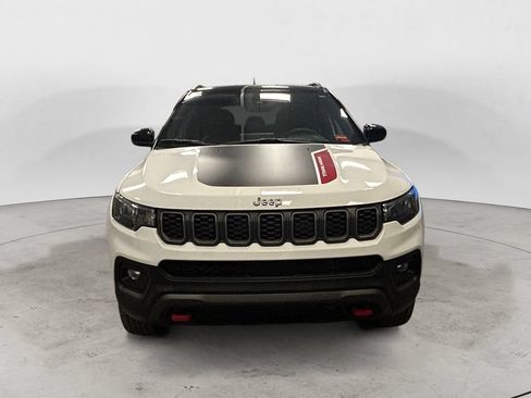 Used 2025 Jeep Compass Trailhawk AWD/4WD image 8
