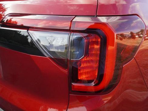 Used 2023 GMC Acadia SLE w/ Driver Convenience Package image 34