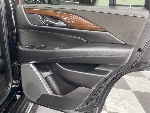 Used 2019 Cadillac Escalade Luxury image 19