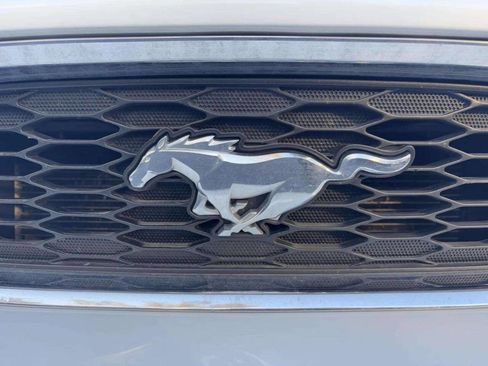 Used 2014 Ford Mustang Convertible image 11