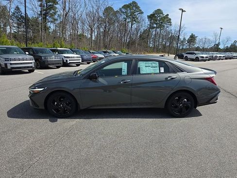 New 2026 Hyundai Elantra SEL Sport Premium FWD image 17