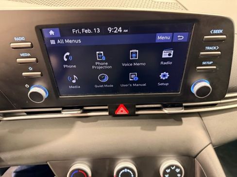 Used 2024 Hyundai Elantra SE FWD image 39