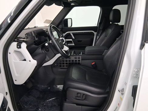 Used 2022 Land Rover Defender 110 X-Dynamic SE image 5