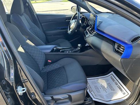 Used 2022 Toyota C-HR XLE FWD image 30