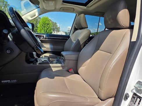 Used 2023 Lexus GX 460 Luxury w/ Accessory Package AWD/4WD image 9