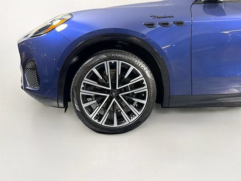 Used 2025 Maserati Grecale Modena AWD/4WD image 27