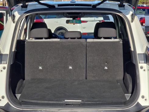 Used 2023 Nissan Rogue SV image 12