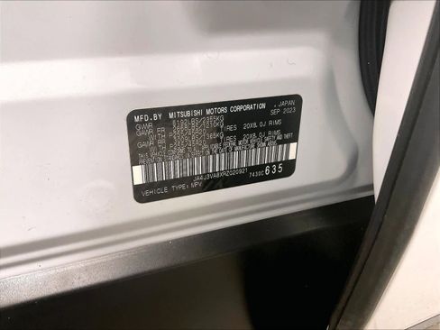 Used 2024 Mitsubishi Outlander SE image 35