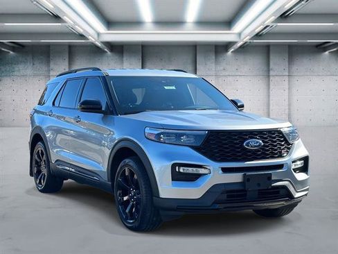 Used 2022 Ford Explorer ST w/ ST Street Pack image 2