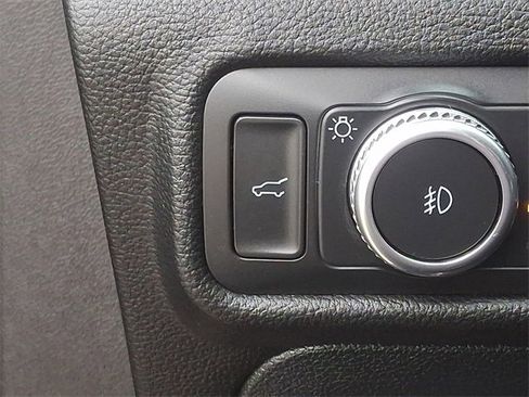 Used 2021 Ford Explorer XLT w/ Equipment Group 202A image 22