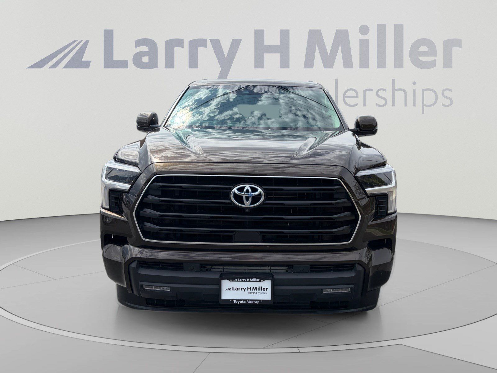 Certified 2023 Toyota Sequoia SR5 AWD/4WD image 8