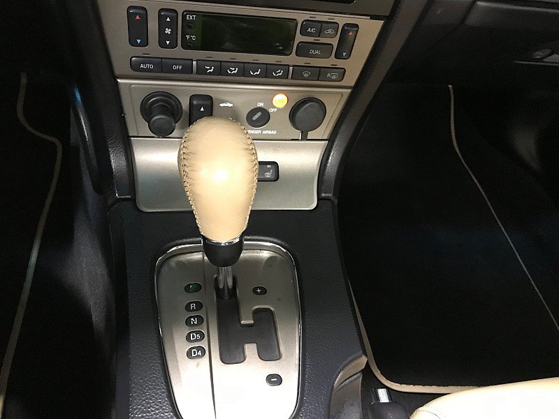 Used 2004 Ford Thunderbird RWD image 38