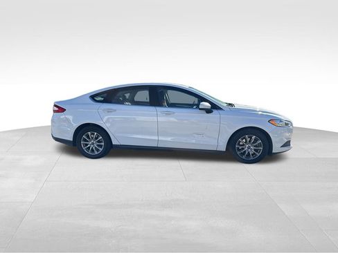 Used 2015 Ford Fusion S image 2
