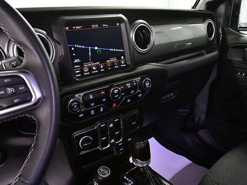 Used 2023 Jeep Wrangler Sahara image 19