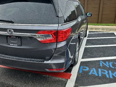 Used 2020 Honda Odyssey EX image 3