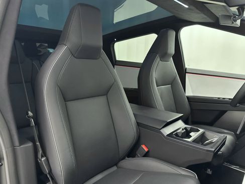 Used 2024 Tesla Cybertruck AWD Crew Cab image 19