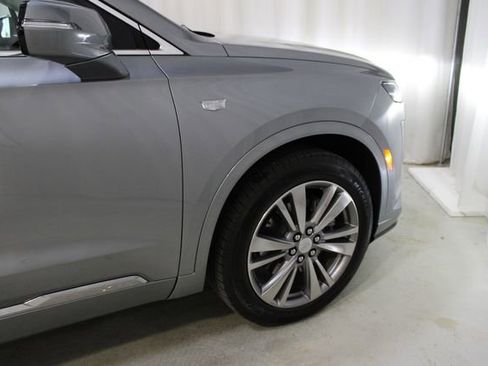 Certified 2025 Cadillac XT6 Premium Luxury AWD/4WD image 39