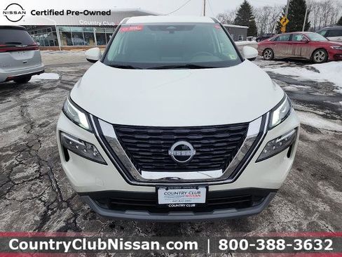 Certified 2023 Nissan Rogue SV image 3