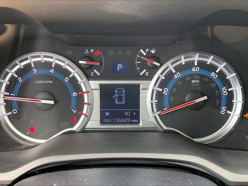 Used 2016 Toyota 4Runner Limited AWD/4WD image 24