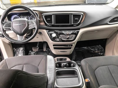 Used 2019 Chrysler Pacifica Touring Plus w/ Tire & Wheel Group image 30