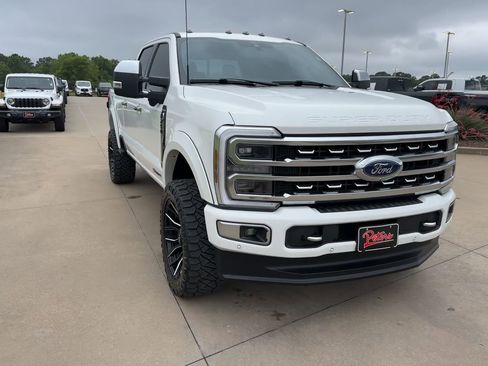 Used 2024 Ford F250 Platinum AWD/4WD image 3
