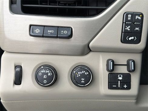 Used 2017 GMC Yukon XL Denali w/ Open Road Package image 20
