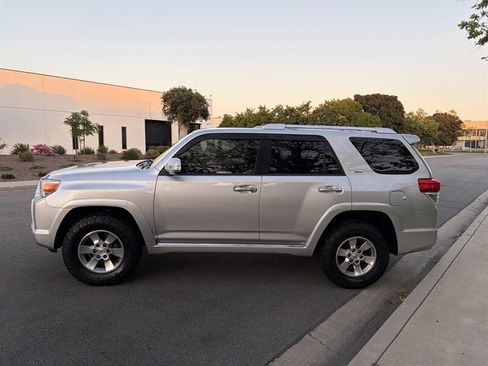Used 2012 Toyota 4Runner SR5 w/ Convenience Pkg AWD/4WD image 9