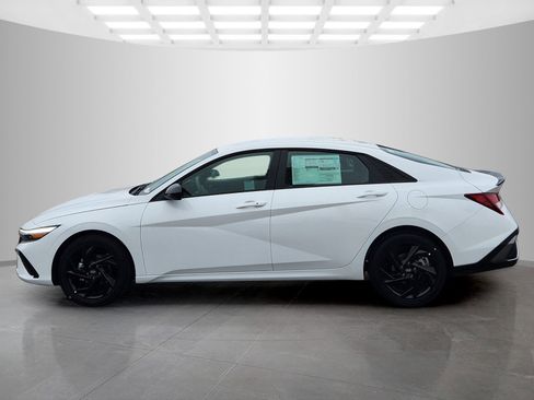 New 2026 Hyundai Elantra Sport FWD image 4