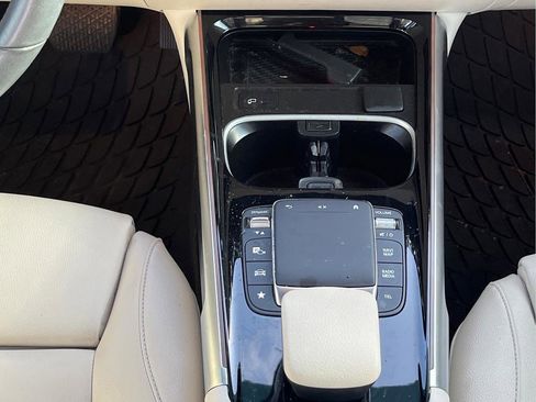Used 2023 Mercedes-Benz GLB 250 image 19