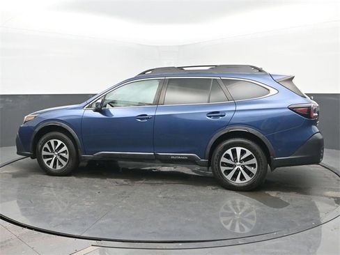 Used 2020 Subaru Outback Premium image 3