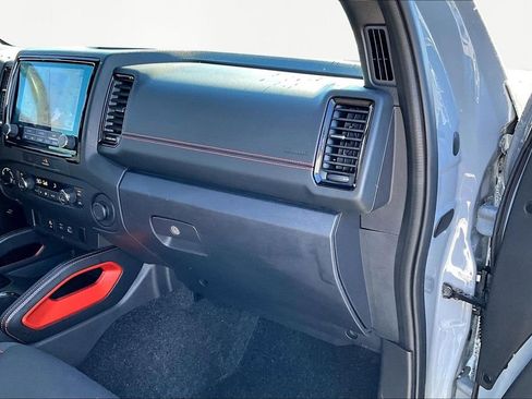 Used 2023 Nissan Frontier PRO-4X w/ Technology Package image 21