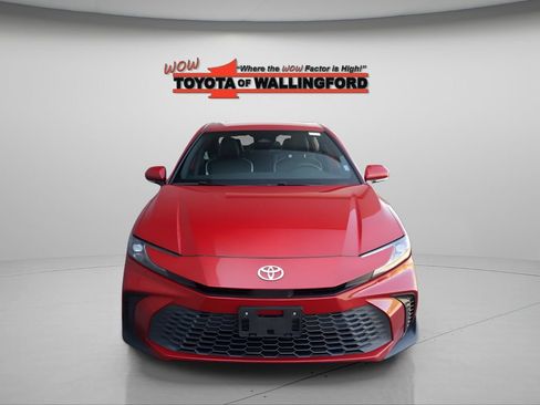 Used 2025 Toyota Camry SE FWD image 7
