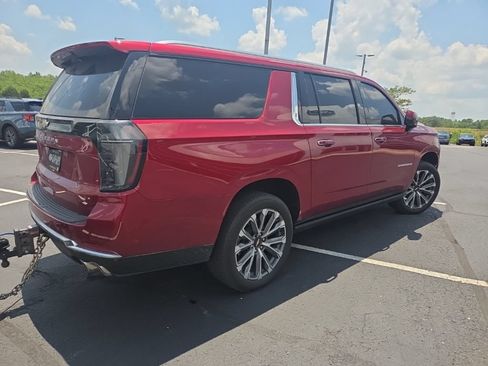 Used 2026 Chevrolet Suburban High Country AWD/4WD image 5