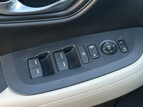 Used 2024 Honda HR-V LX image 12