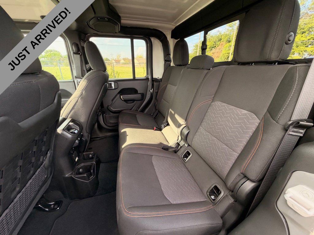 Used 2023 Jeep Gladiator Mojave w/ Cold Weather Group AWD/4WD image 13