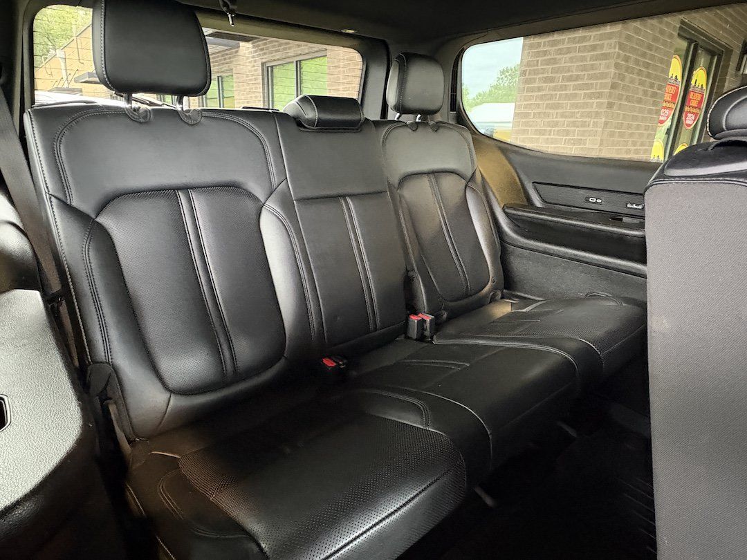 Used 2022 Jeep Wagoneer Series III w/ Rear Seat Video Group 1 AWD/4WD image 34