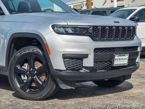 Used 2023 Jeep Grand Cherokee L Laredo AWD/4WD image 4