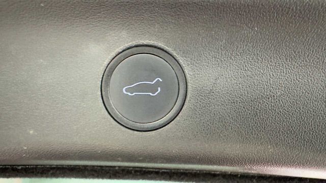 Used 2021 Tesla Model Y Long Range AWD/4WD image 32