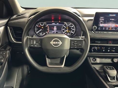 Certified 2025 Nissan Rogue S FWD image 20