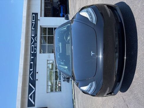 Used 2018 Tesla Model 3 Mid Range RWD image 2