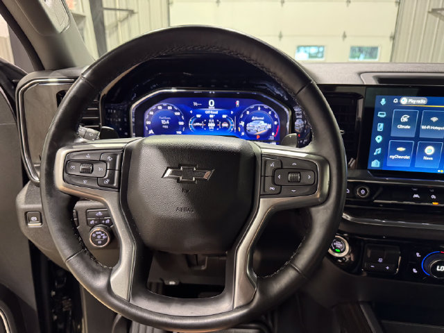 Used 2025 Chevrolet Silverado 1500 RST w/ Z71 Off-Road Package AWD/4WD image 11