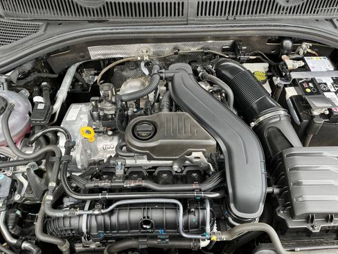 Used 2025 Volkswagen Jetta SE image 31