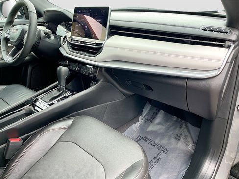 Used 2023 Jeep Compass Limited image 26