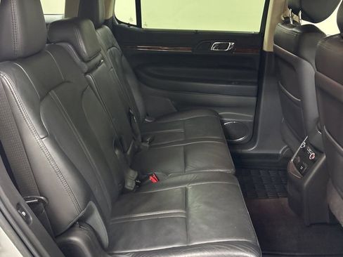 Used 2019 Lincoln MKT AWD image 39