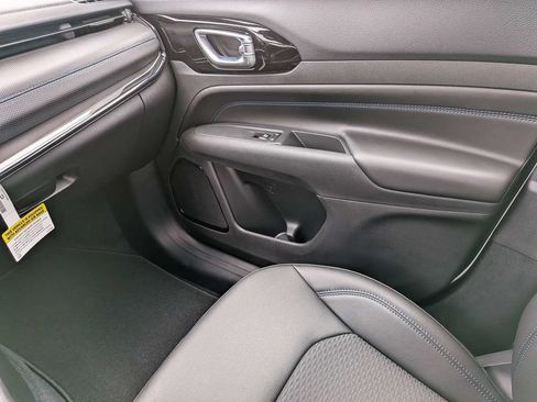 New 2026 Jeep Compass Latitude AWD/4WD image 15