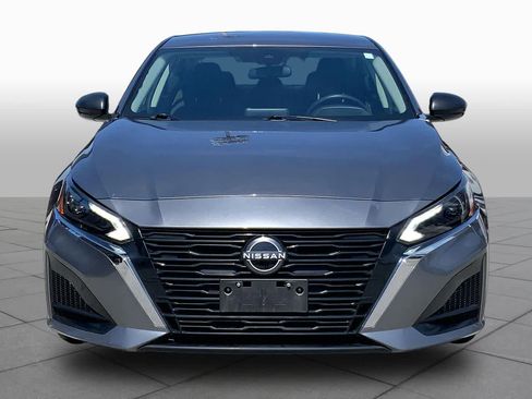 Used 2024 Nissan Altima 2.5 SV FWD image 3