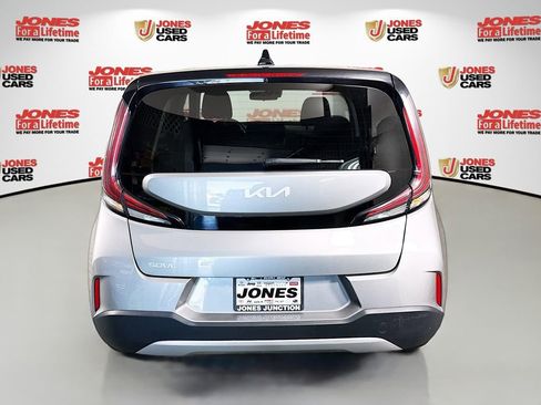 Used 2024 Kia Soul LX w/ Option Group 015 FWD image 14