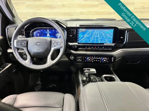 Used 2025 Chevrolet Silverado 1500 LT Trail Boss w/ Convenience Package II AWD/4WD image 2
