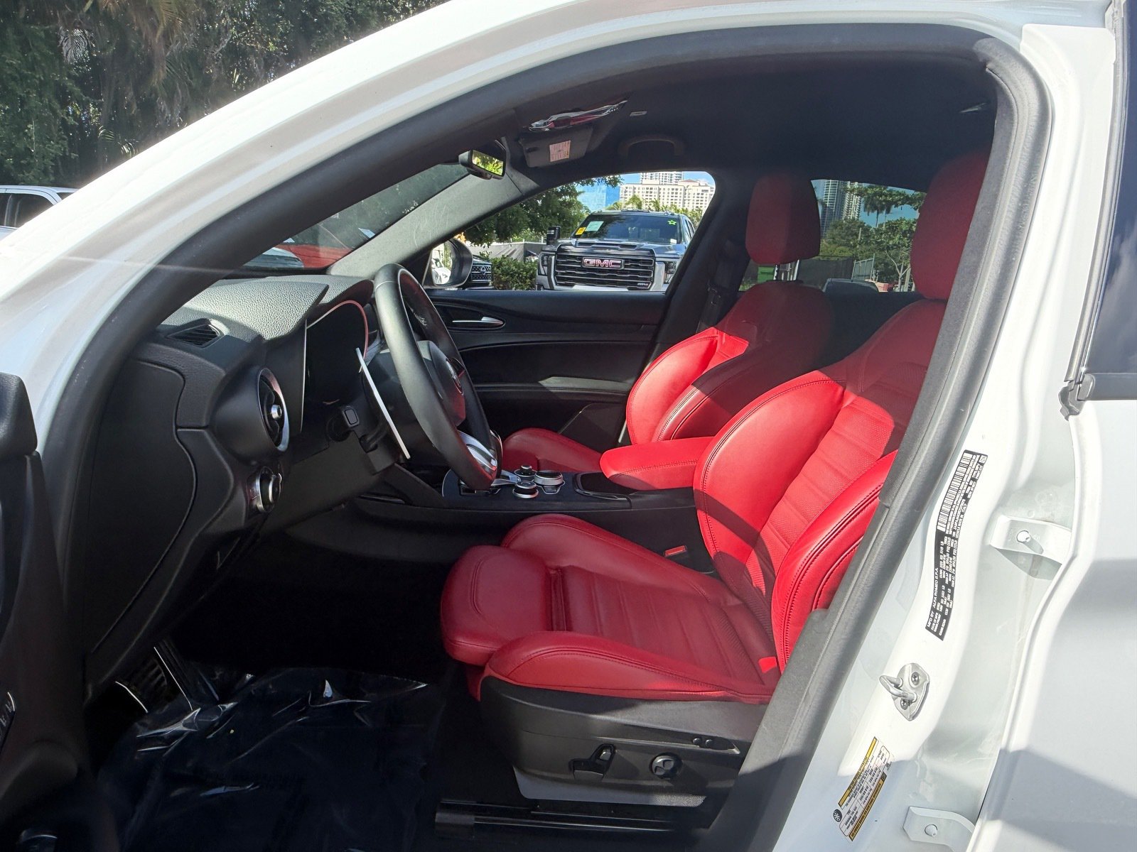 Used 2024 Alfa Romeo Stelvio Sprint RWD image 9