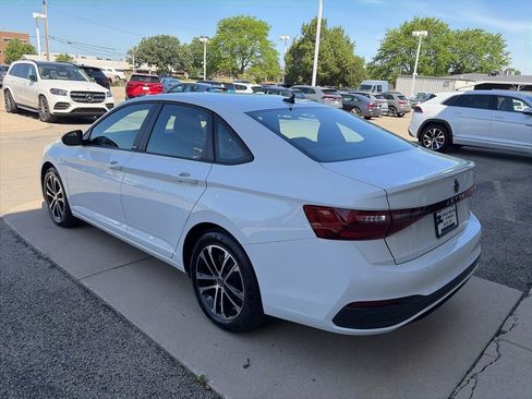 Certified 2025 Volkswagen Jetta Sport FWD image 6
